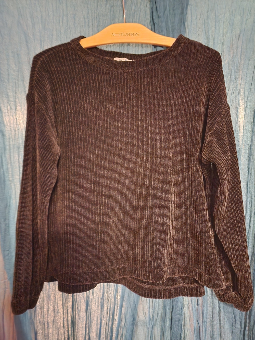 Old Navy Black Ribbed Velvet Long Sleeve Top - Crew Neck